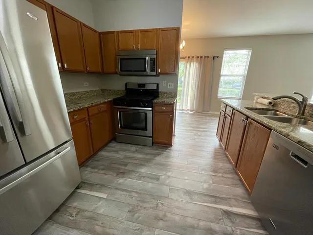 $2,450 | 3915 Granite Court, Aurora, IL 60504