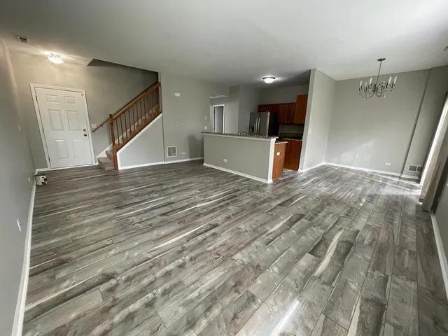 $2,450 | 3915 Granite Court, Aurora, IL 60504