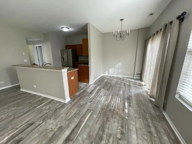 $2,450 | 3915 Granite Court, Aurora, IL 60504