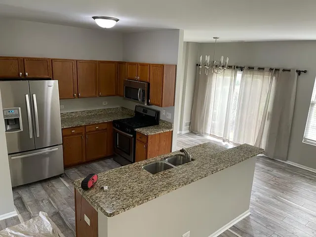 $2,450 | 3915 Granite Court, Aurora, IL 60504