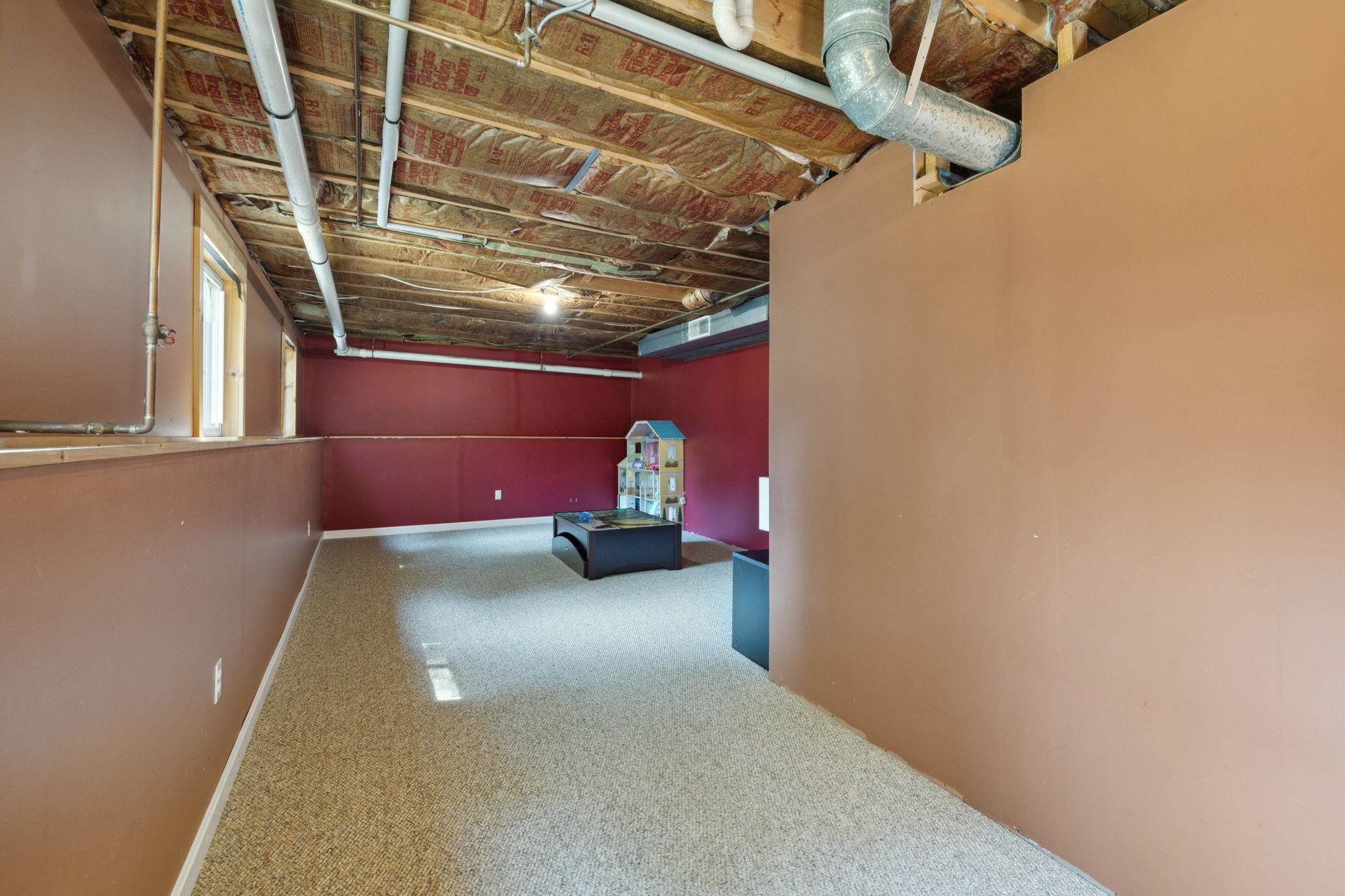155 Hills Ferry Road Nashua, NH 03064 - Photo 11 of 37 Gallery Image 11