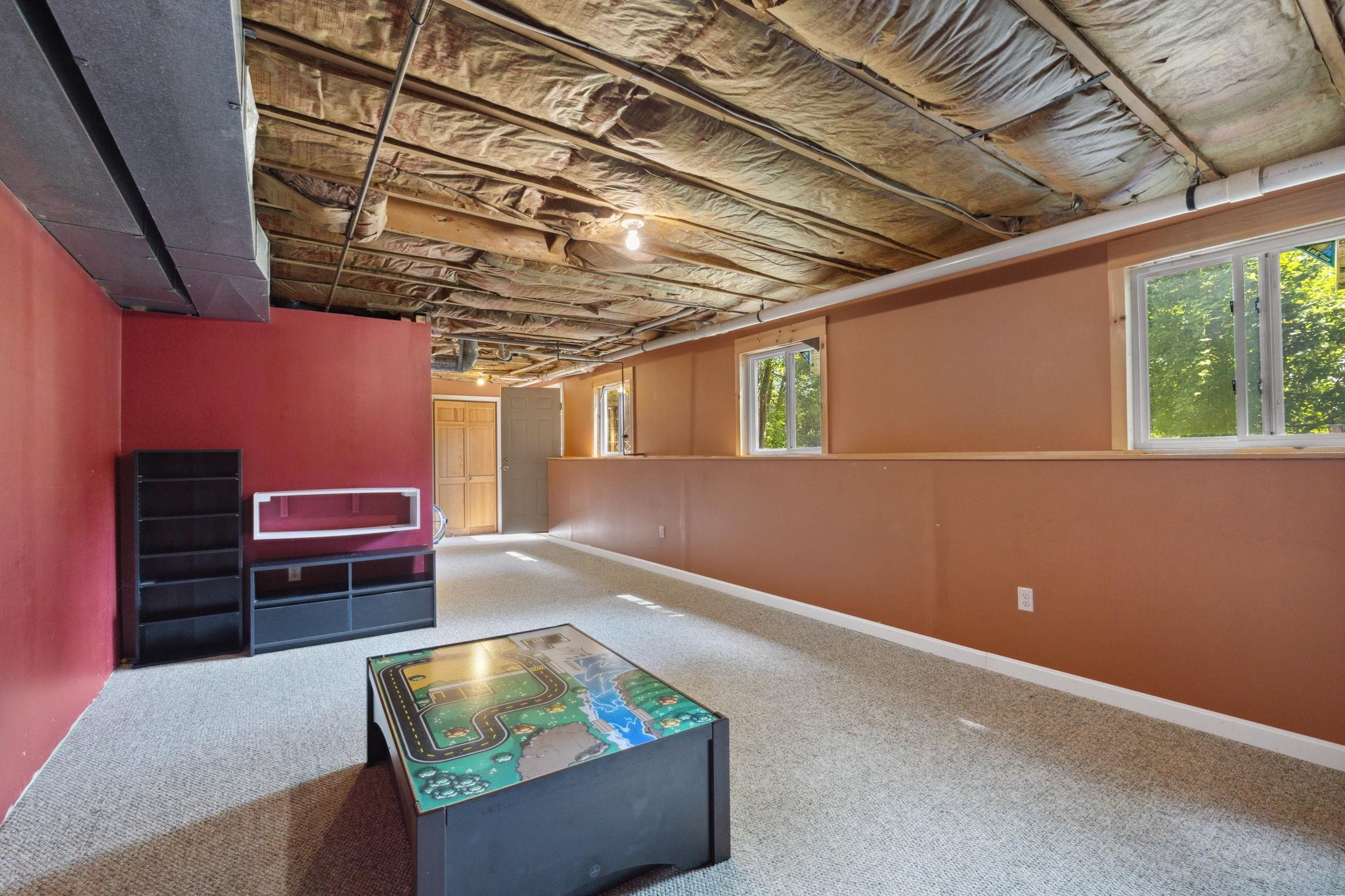 155 Hills Ferry Road Nashua, NH 03064 - Photo 12 of 37 Gallery Image 12