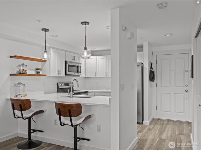 $350,000 | 107 20th Avenue, Unit 206, Seattle, WA 98122