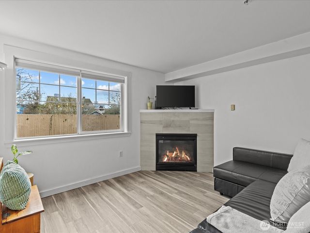 $350,000 | 107 20th Avenue, Unit 206, Seattle, WA 98122