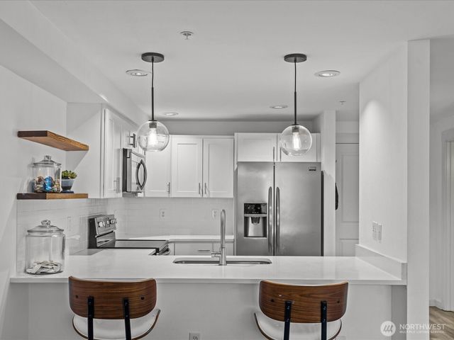 $350,000 | 107 20th Avenue, Unit 206, Seattle, WA 98122