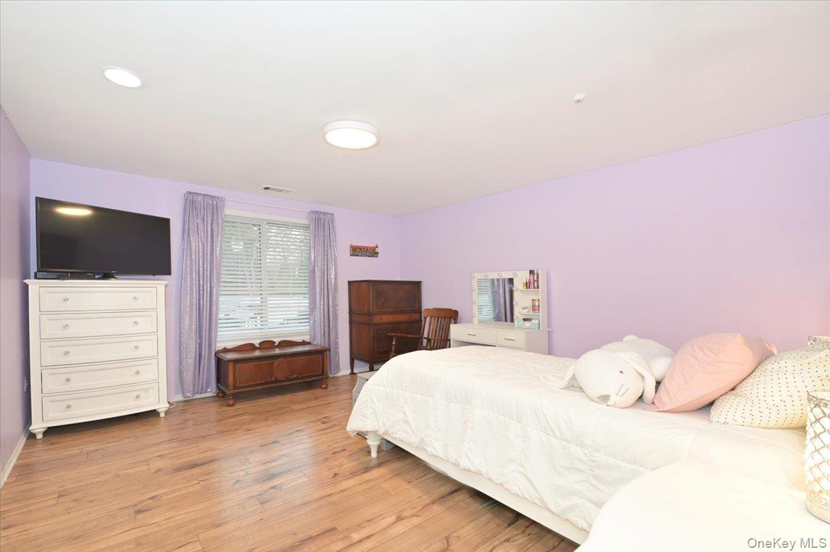271 Birchwood Road Medford, NY 11763 - Photo 14 of 20