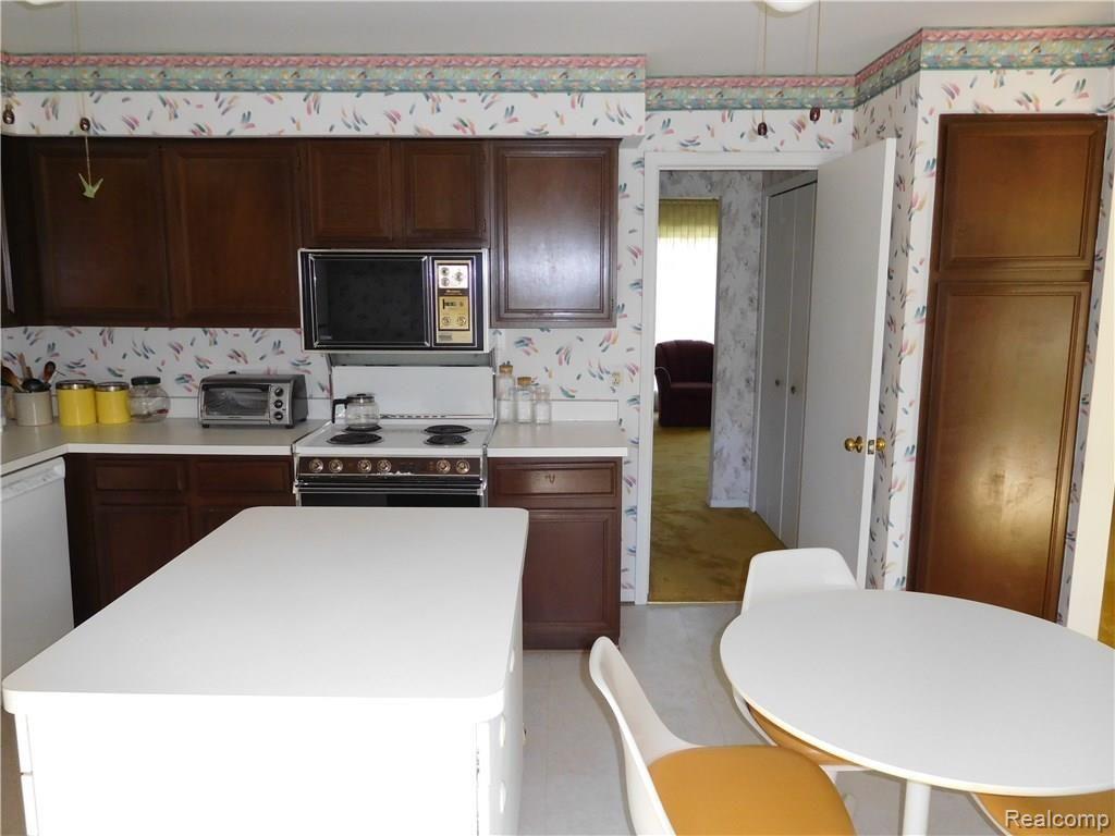 29616 Middlebelt Road Farmington Hills, MI 48334 - Photo 9 of 23
