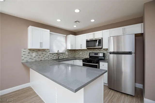 $1,550 | 5058 South Rainbow Boulevard, Unit 102, Las Vegas, NV 89118