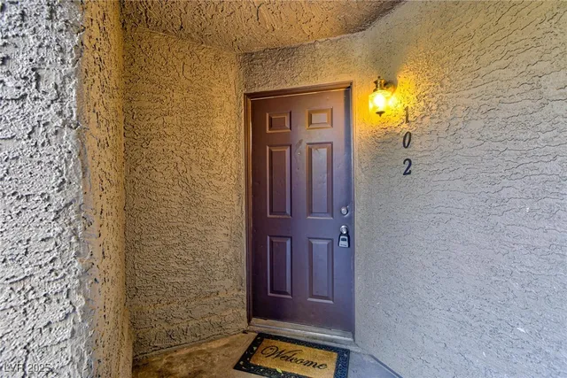 $1,550 | 5058 South Rainbow Boulevard, Unit 102, Las Vegas, NV 89118