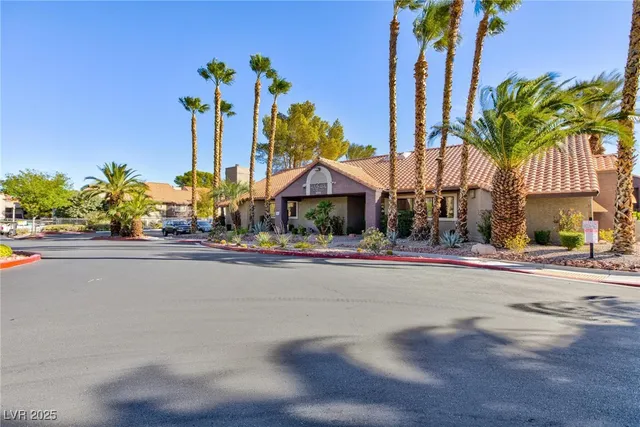 $1,550 | 5058 South Rainbow Boulevard, Unit 102, Las Vegas, NV 89118