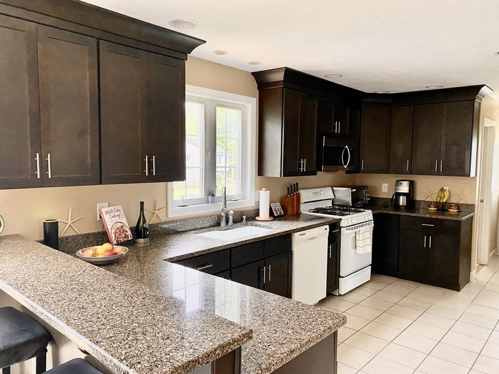 2 Forestview Drive Fairhaven, MA 02719 - Photo 22 of 42