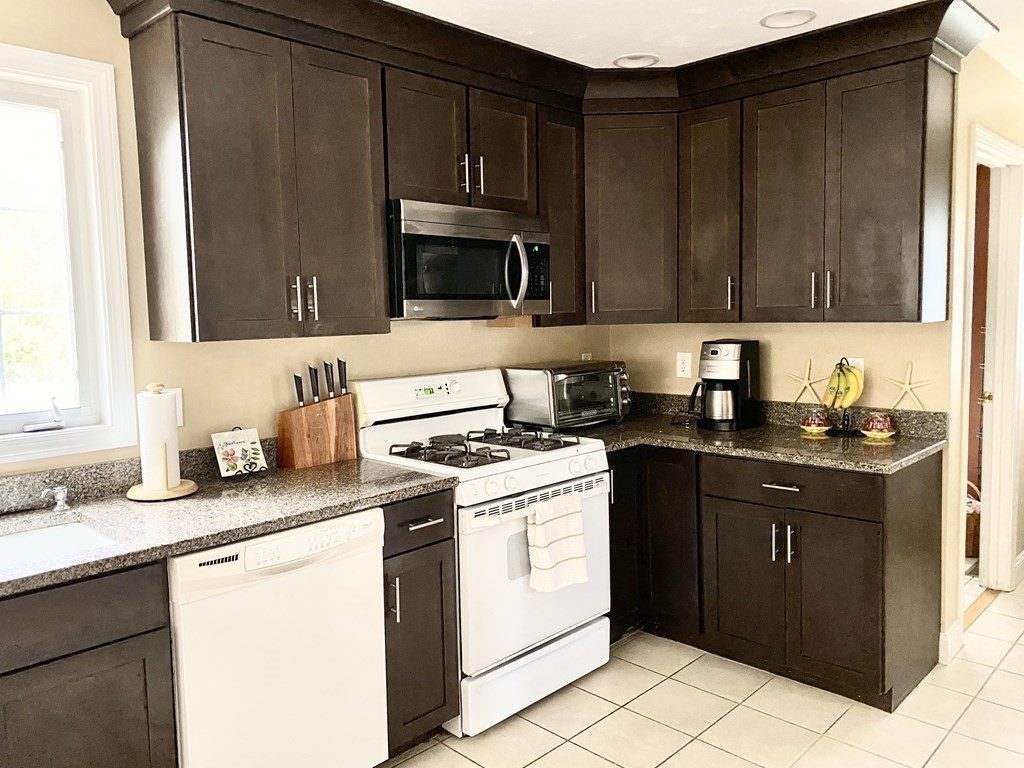 2 Forestview Drive Fairhaven, MA 02719 - Photo 24 of 42