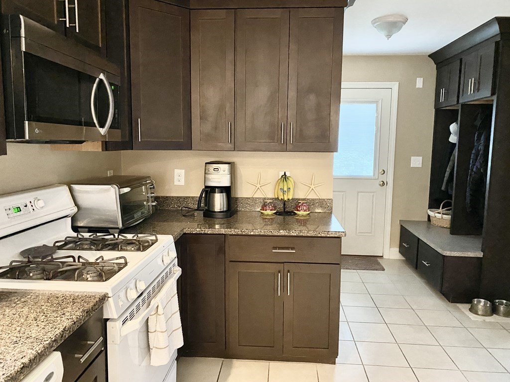 2 Forestview Drive Fairhaven, MA 02719 - Photo 26 of 42