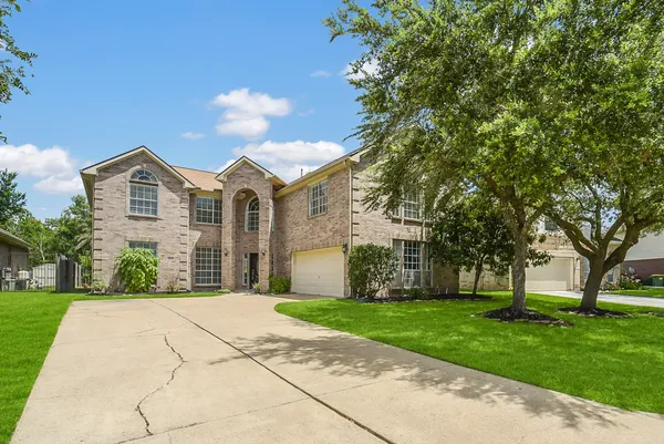 $500,000 | 2723 Sterling Fields Drive, Pearland, TX 77584