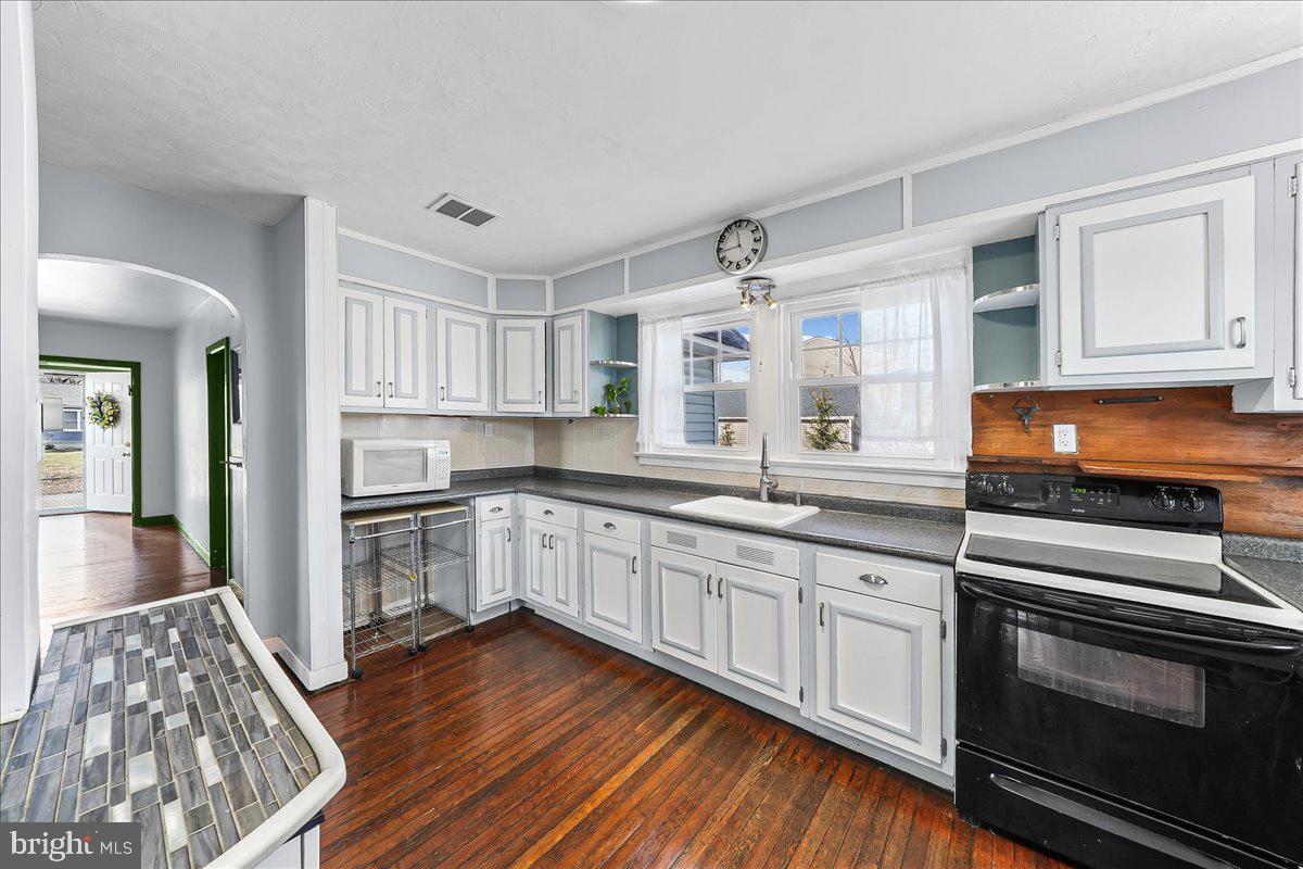 3907 Bethel Road Upper Chichester, PA 19061 - Photo 20 of 37 Kitchen