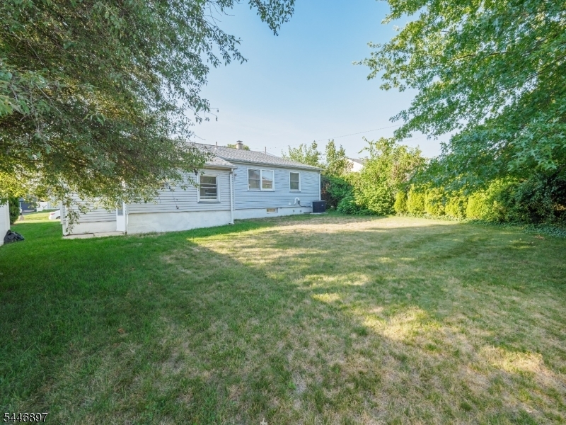 271 Valley Road Clark, NJ 07066 - Photo 13 of 16