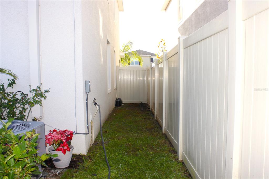 8406 Hardy Bay Loop Wesley Chapel, FL 33545 - Photo 27 of 28
