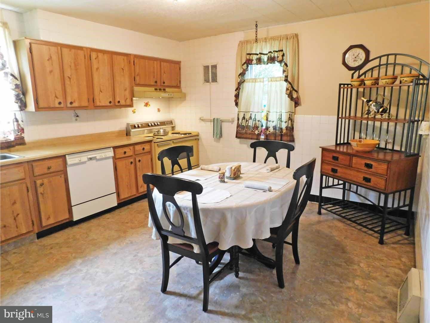 2028 Rhawn Street Philadelphia, PA 19152 - Photo 4 of 22 Kitchen
