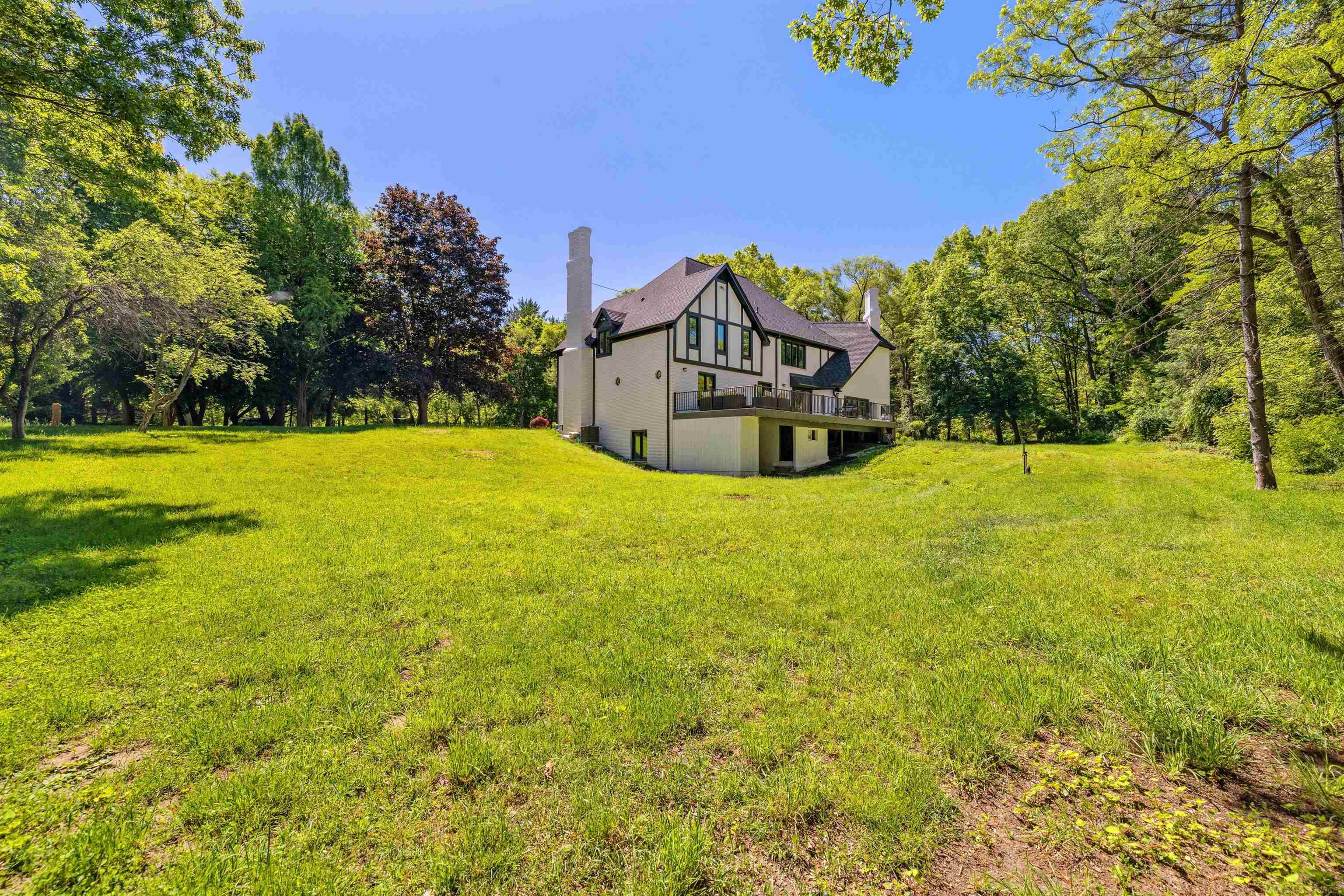300 Camelot Way Rochester, MI 48306 - Photo 64 of 70