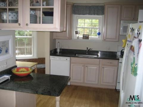 360 McMillan Road Grosse Pointe, MI 48236 - Photo 9 of 9 756749-8.JPG