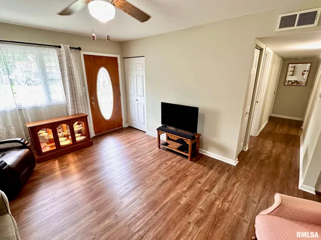 $112,000 | 13 Morningside Drive, Jacksonville, IL 62650