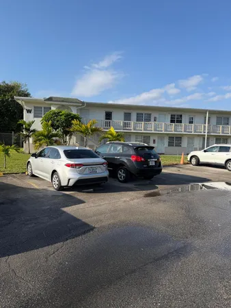 $1,900 | 20120 Northeast 2nd Avenue, Unit W18, Miami Gardens, FL 33179