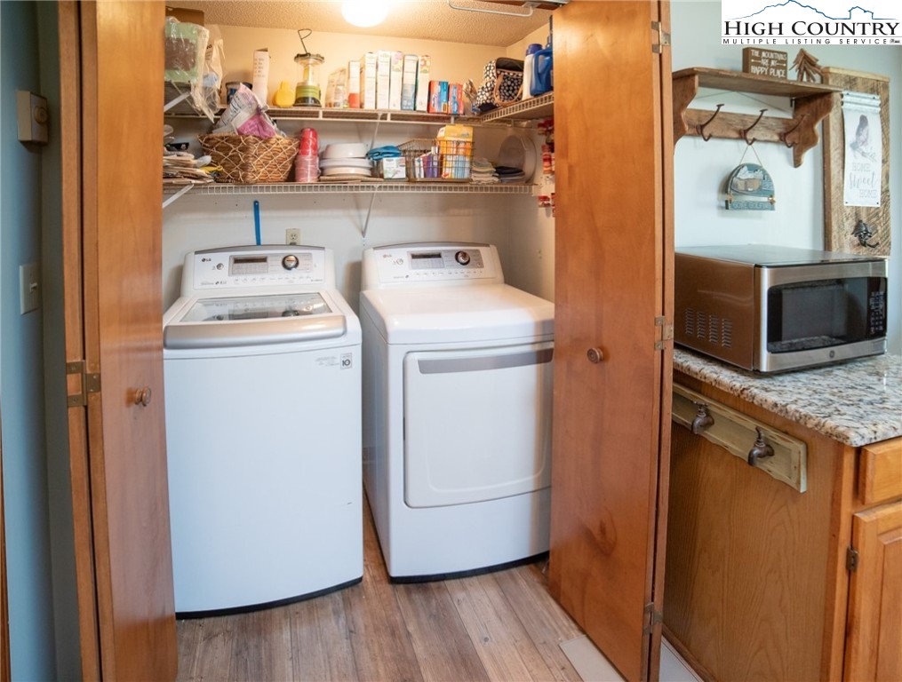 10 Locust Road Newland, NC 28657 - Photo 16 of 36 a utility room with dryer and washer