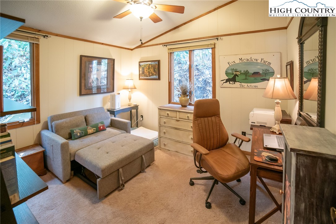 10 Locust Road Newland, NC 28657 - Photo 20 of 36 a living room with furniture and a window