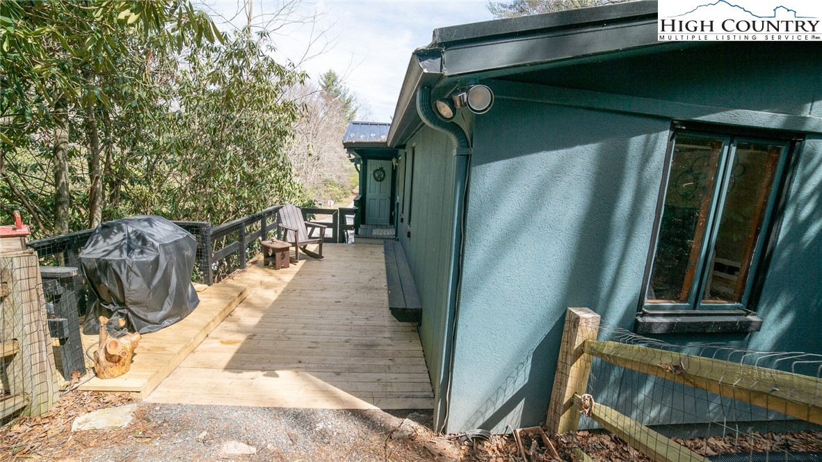 10 Locust Road Newland, NC 28657 - Photo 22 of 36 a view of outdoor space
