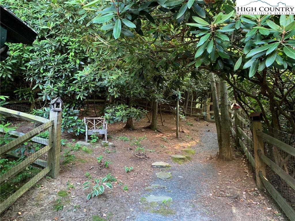 10 Locust Road Newland, NC 28657 - Photo 23 of 36