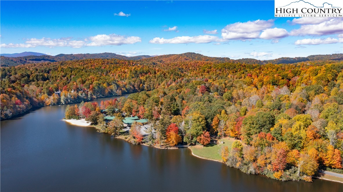 10 Locust Road Newland, NC 28657 - Photo 28 of 36 a view of a city with mountains in the background