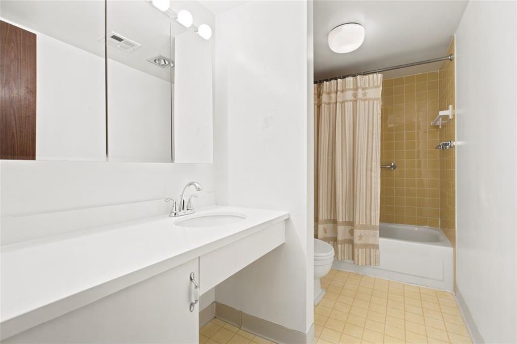 2160 Greentree Road, Unit 807W Pittsburgh, PA 15220 - Photo 22 of 30
