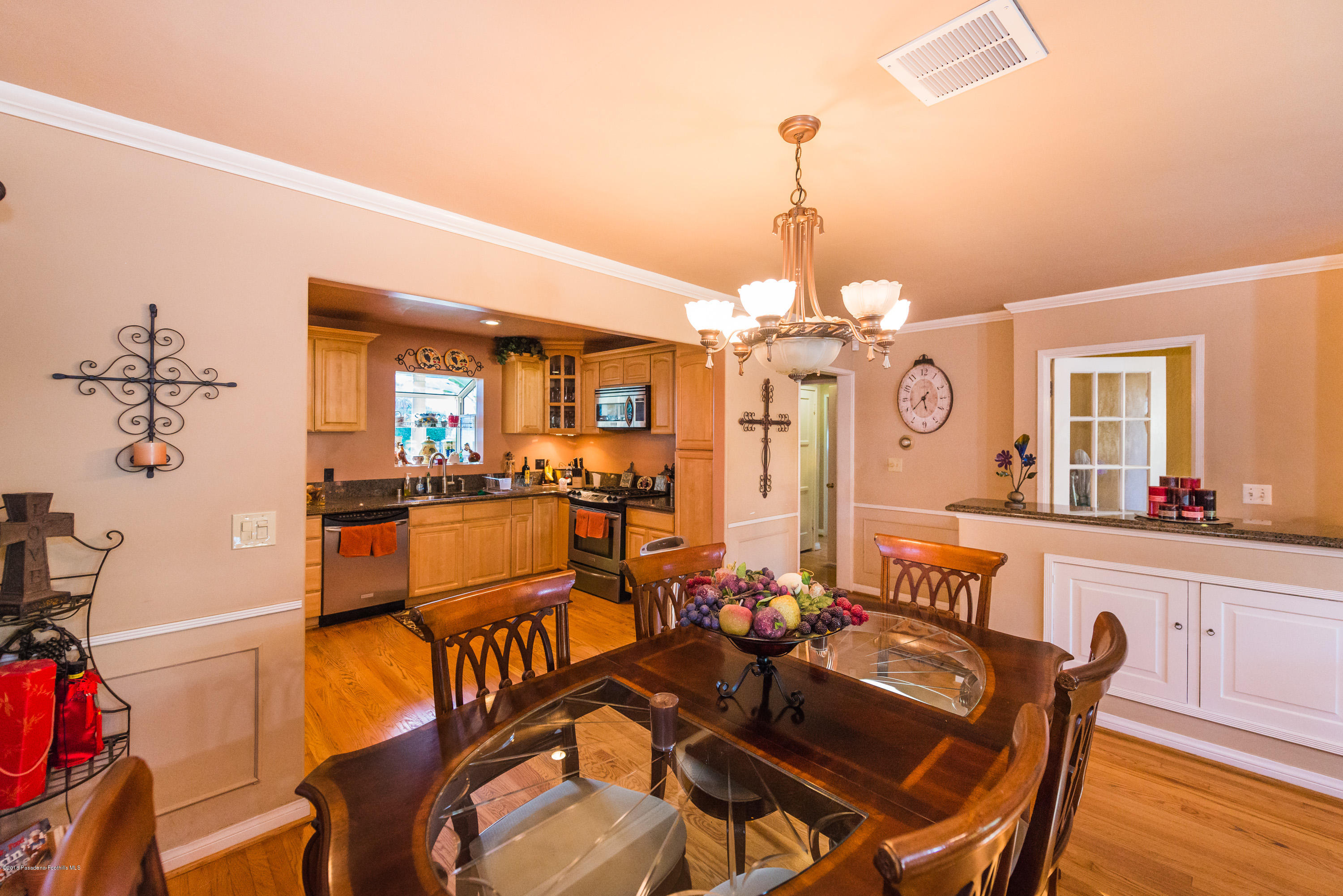 1272 Crescent Drive Glendale, CA 91205 - Photo 11 of 51 RSU_6424