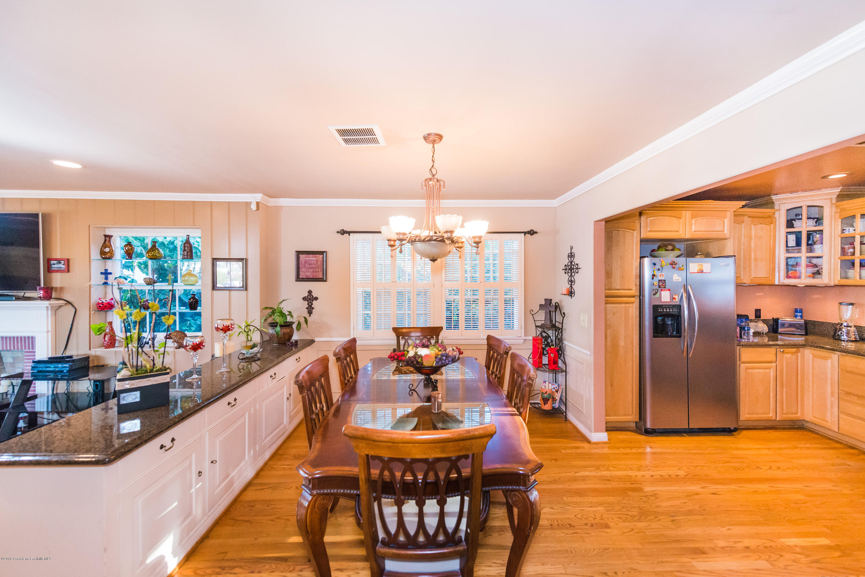 1272 Crescent Drive Glendale, CA 91205 - Photo 14 of 51 RSU_6427