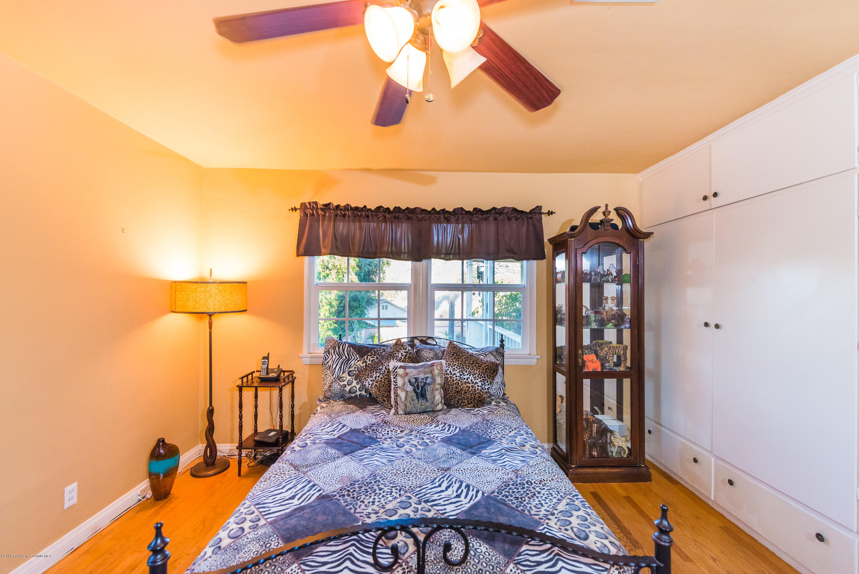 1272 Crescent Drive Glendale, CA 91205 - Photo 21 of 51 RSU_6455