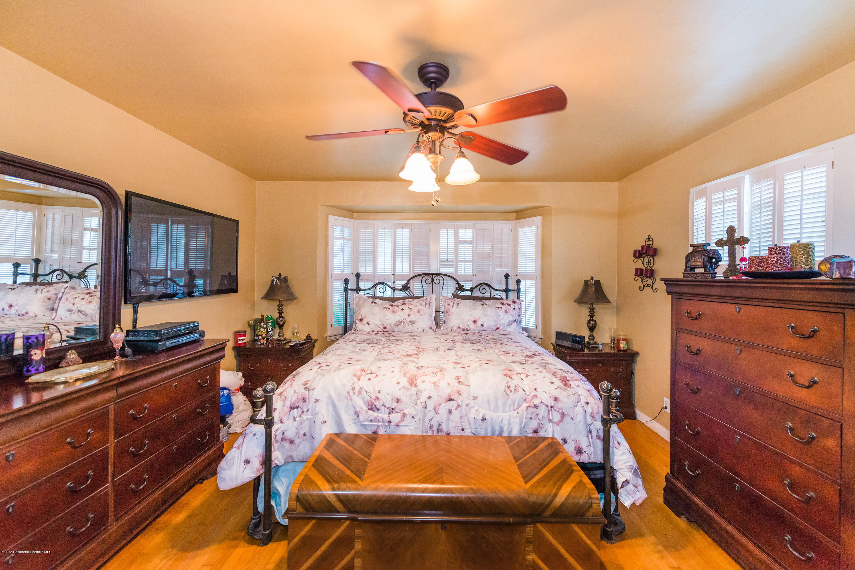 1272 Crescent Drive Glendale, CA 91205 - Photo 22 of 51 RSU_6462