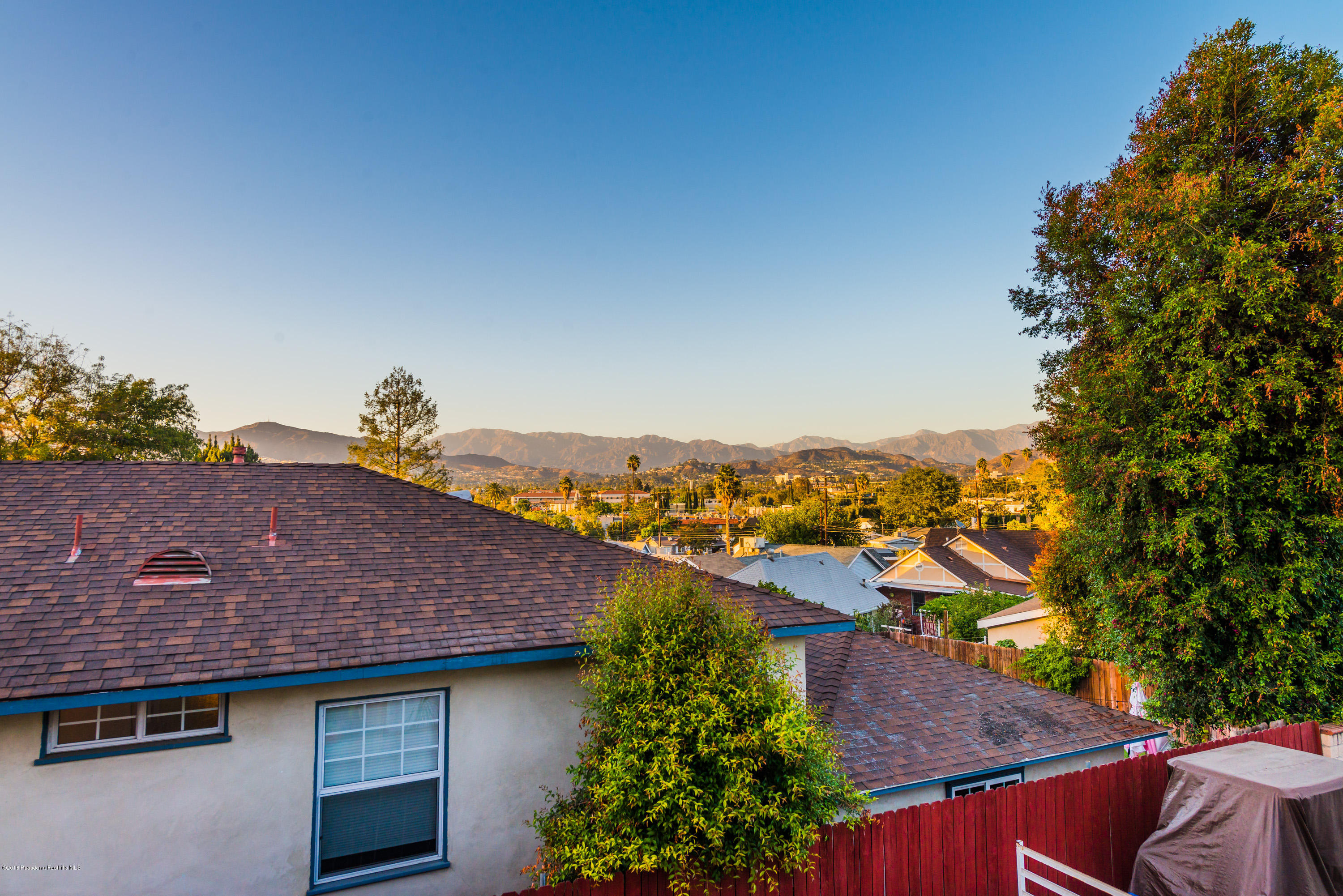 1272 Crescent Drive Glendale, CA 91205 - Photo 30 of 51 RSU_6501