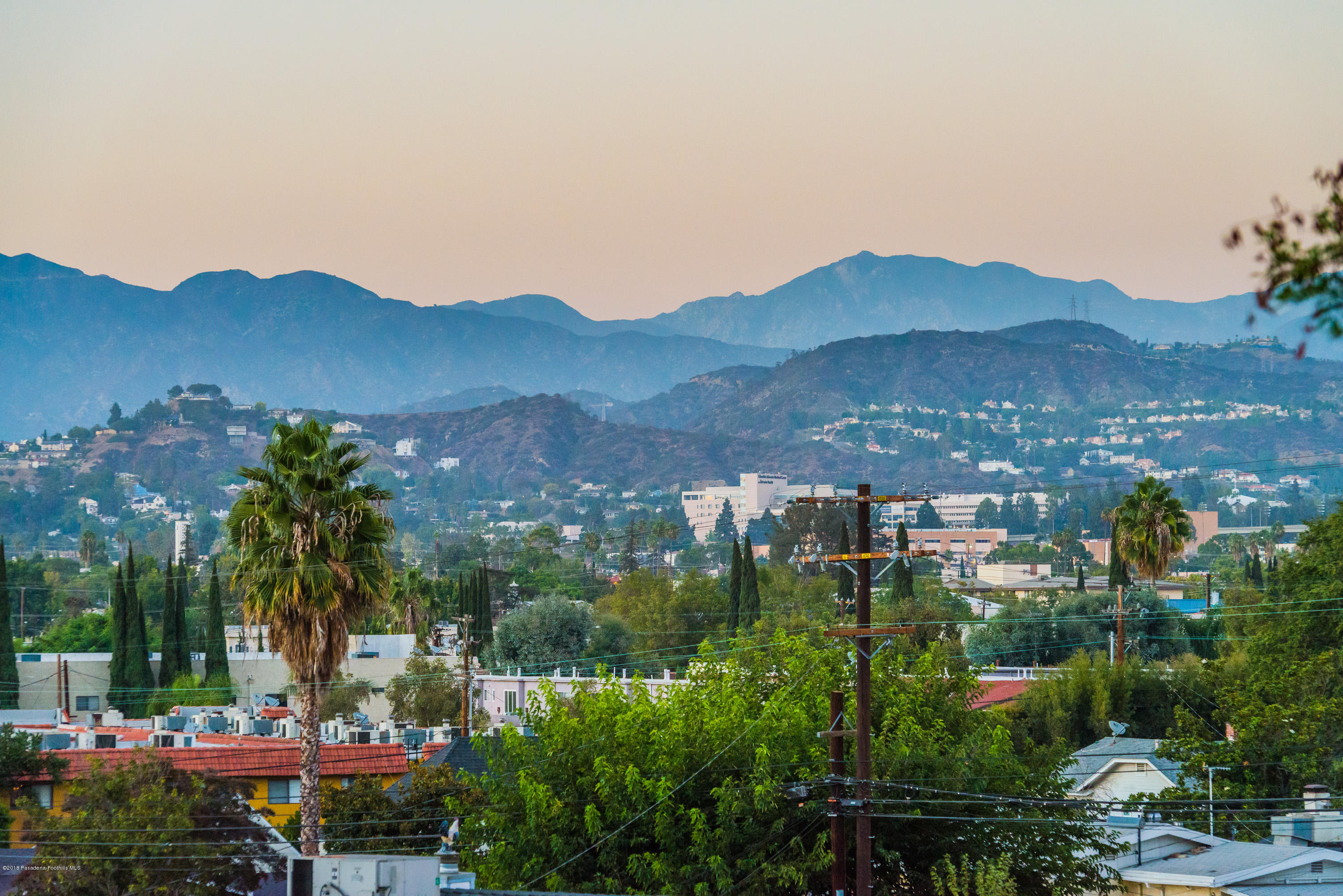 1272 Crescent Drive Glendale, CA 91205 - Photo 36 of 51 RSU_6558