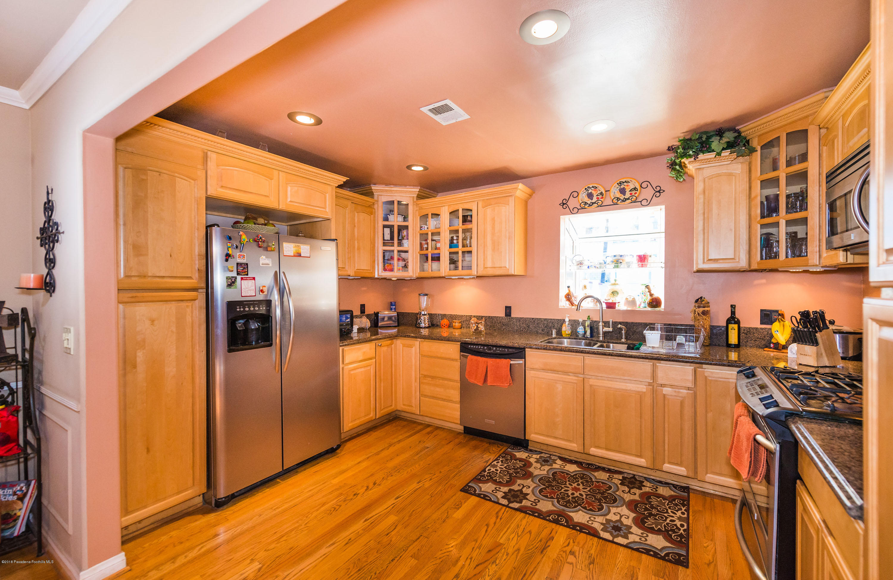 1272 Crescent Drive Glendale, CA 91205 - Photo 7 of 51 RSU_6416