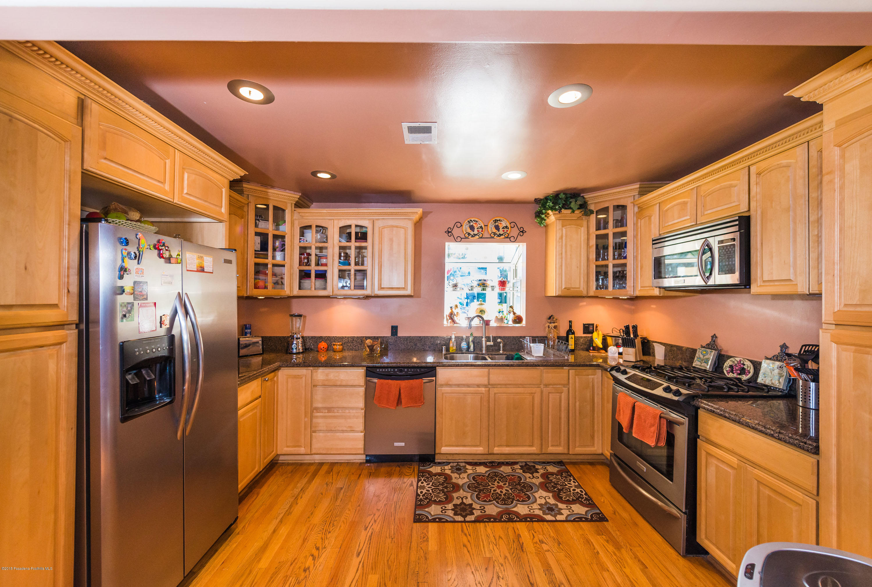 1272 Crescent Drive Glendale, CA 91205 - Photo 8 of 51 RSU_6417