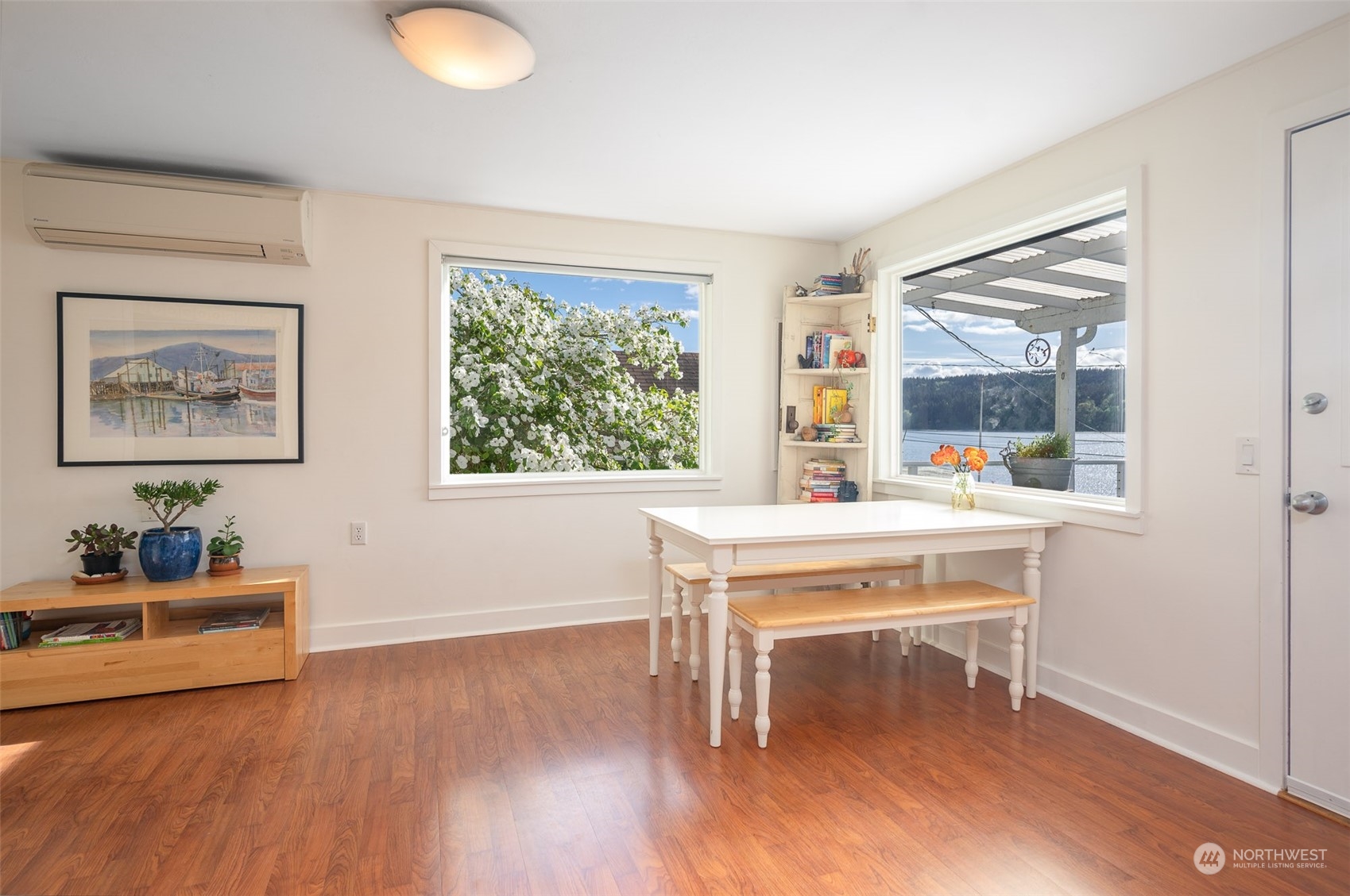 27708 Manzanita Beach Road Southwest Vashon, WA 98070 - Photo 9 of 39