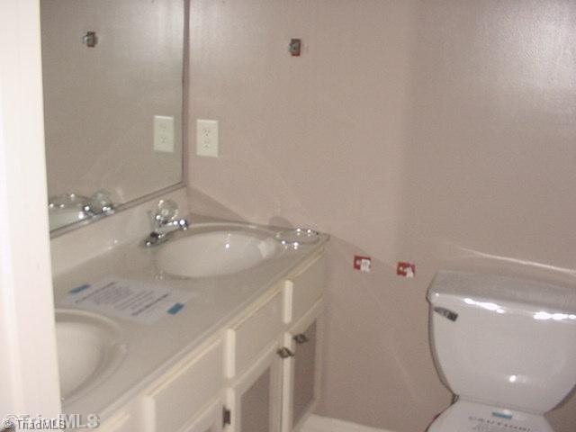 305 Fisher Road Madison, NC 27025 - Photo 11 of 13 Master Bath/Spa.