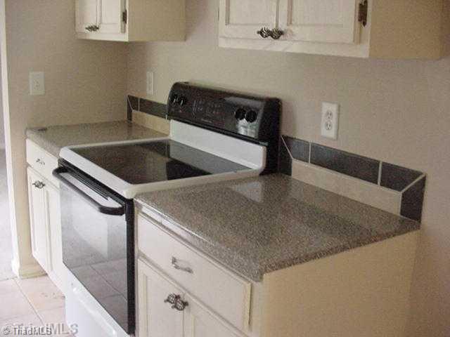 305 Fisher Road Madison, NC 27025 - Photo 4 of 13 Kitchen.