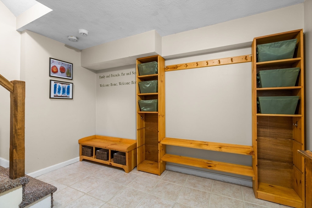 14 Hunters Road Boxford, MA 01921 - Photo 35 of 42 a room with window