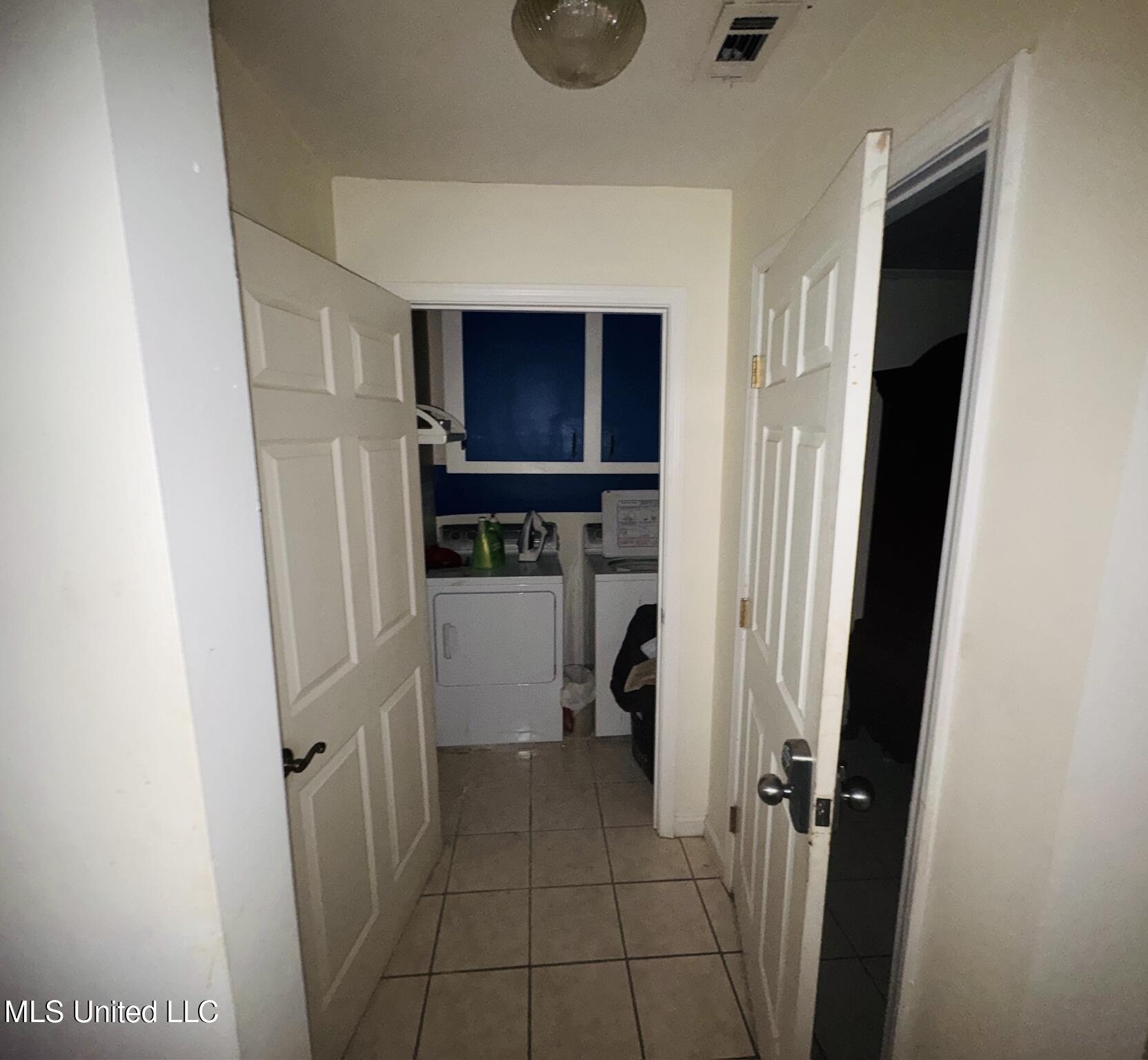 6016 North State Street Jackson, MS 39213 - Photo 8 of 27 IMG_4536