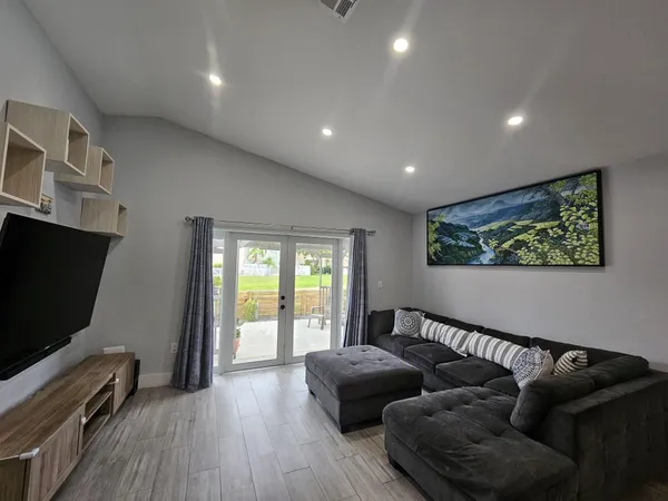 $585,000 | 16218 Southwest 100th Terrace, Unit 16218, Miami, FL 33196