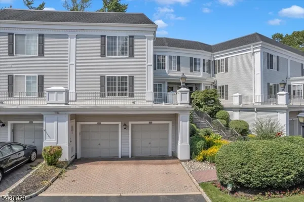 $563,900 | 240 Riveredge Drive, Chatham, NJ 07928