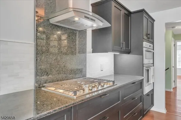 $563,900 | 240 Riveredge Drive, Chatham, NJ 07928