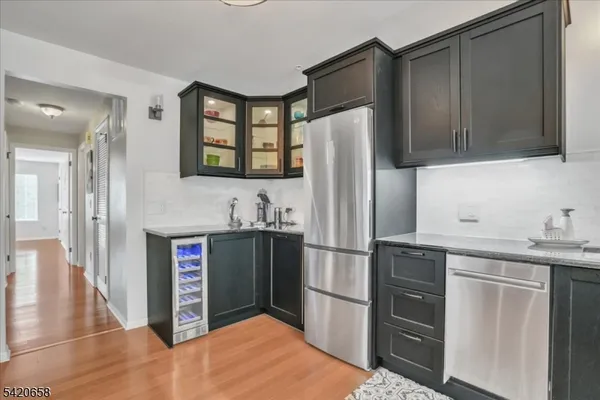 $563,900 | 240 Riveredge Drive, Chatham, NJ 07928