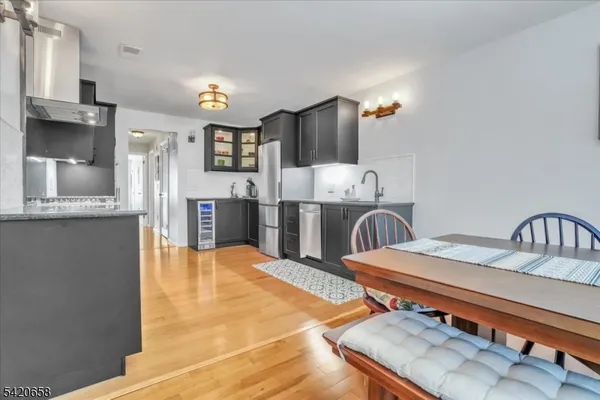 $563,900 | 240 Riveredge Drive, Chatham, NJ 07928